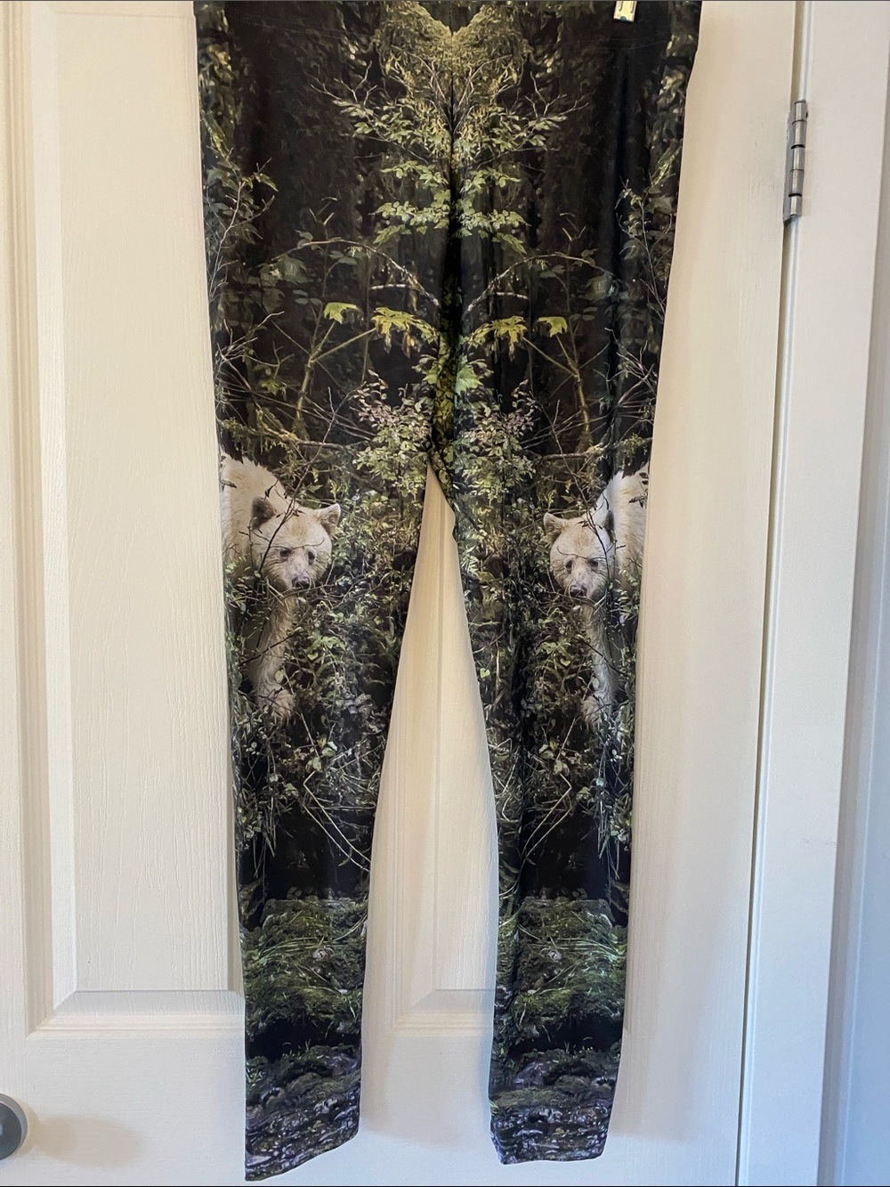 Bear Forest Print Stretch Leggings - Black & Green